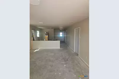 810 E 6th Street, Nixon, TX 78140 - Photo 4