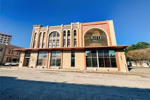 202 E Forrest St, Victoria, TX 77901 - Photo 2