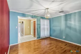 201 Laguna Dr, Victoria, TX 77904 - Photo 10