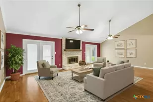 201 Laguna Dr, Victoria, TX 77904 - Photo 4