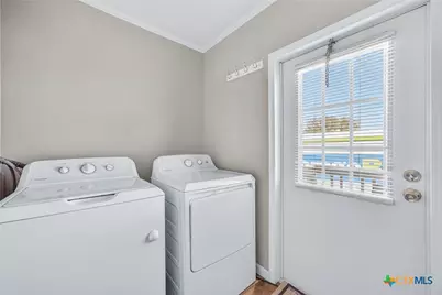 2041 County Road 240, Gonzales, TX 78629 - Photo 22