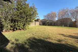 115 Sandstone Ct, Victoria, TX 77904 - Photo 14