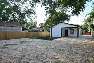 1008 Stonewall St, San Antonio, TX 78211 - Photo 2