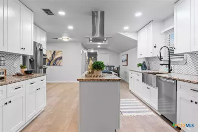 1428 Lee Street, New Braunfels, TX 78130 - Photo 6