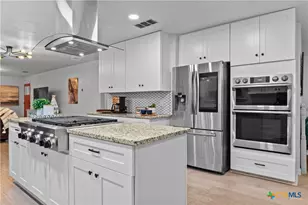 1428 Lee St, New Braunfels, TX 78130 - Photo 4