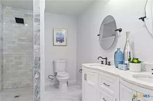 1428 Lee St, New Braunfels, TX 78130 - Photo 14