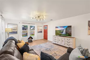 1428 Lee St, New Braunfels, TX 78130 - Photo 8