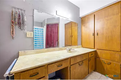 205 N Main, Moulton, TX 77975 - Photo 22