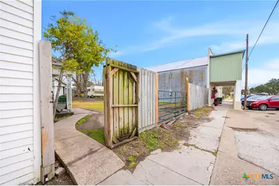 205 N Main, Moulton, TX 77975 - Photo 36