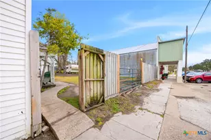 205 N Main, Moulton, TX 77975 - Photo 36