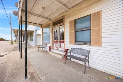 205 N Main, Moulton, TX 77975 - Photo 4