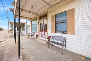 205 N Main, Moulton, TX 77975 - Photo 4