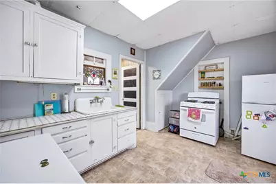 205 N Main, Moulton, TX 77975 - Photo 14