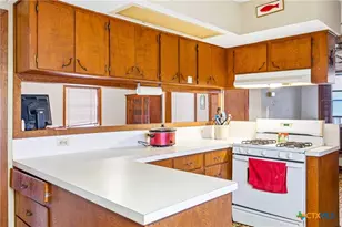 205 N Main, Moulton, TX 77975 - Photo 28