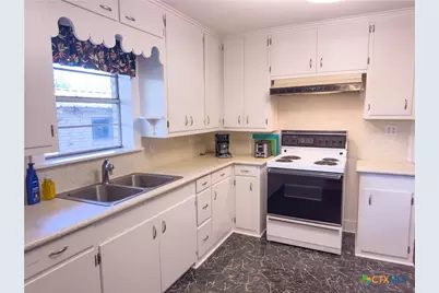 137 Fm 774, Refugio, TX 78377 - Photo 8