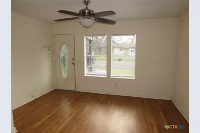 406 W Avenue E, Copperas Cove, TX 76522 - Photo 2