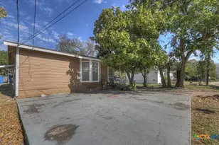 512 Valley St, San Marcos, TX 78666 - Photo 6