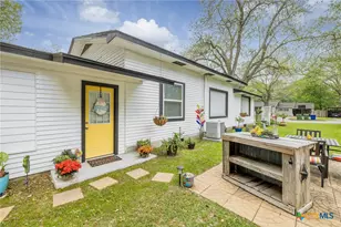 104 N Bright St, Gonzales, TX 78629 - Photo 24