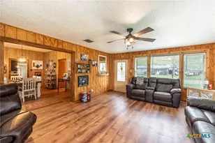 104 N Bright St, Gonzales, TX 78629 - Photo 6