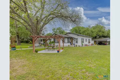 104 N Bright Street, Gonzales, TX 78629 - Photo 4