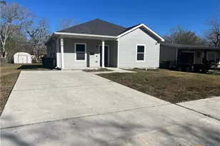 910 E Polk Ave, Victoria, TX 77901 - Photo 8