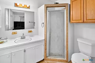 304 Sun Valley Dr, Victoria, TX 77904 - Photo 8