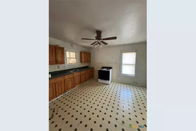 426 Vaughan Avenue, Seguin, TX 78155 - Photo 2