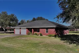 102 Owl Rd, Victoria, TX 77905 - Photo 14