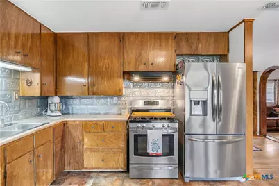 120 Live Oak, Lolita, TX 77971 - Photo 10