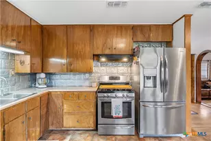 120 Live Oak, Lolita, TX 77971 - Photo 10