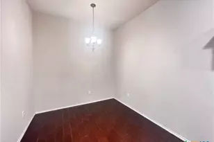 569 Creekside Cir, New Braunfels, TX 78130 - Photo 4