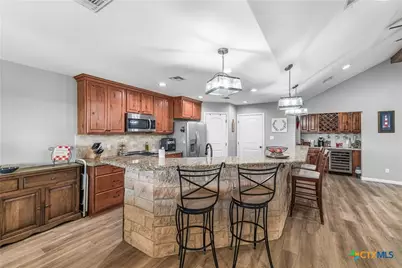 103 Gabbiano Court, Victoria, TX 77904 - Photo 4