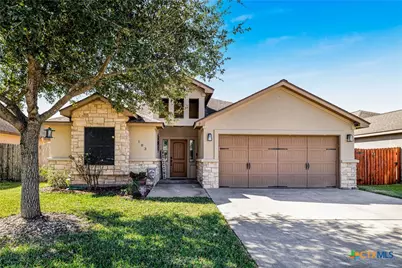103 Gabbiano Court, Victoria, TX 77904 - Photo 2