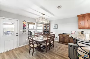 103 Gabbiano Ct, Victoria, TX 77904 - Photo 10