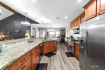 103 Gabbiano Court, Victoria, TX 77904 - Photo 6