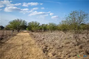 1019 Tulley Rd, Cuero, TX 77954 - Photo 20