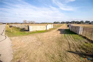1019 Tulley Rd, Cuero, TX 77954 - Photo 12
