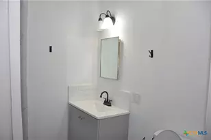 1408 E Avenue D, Temple, TX 76501 - Photo 10