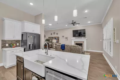 1033 Carriage Loop, New Braunfels, TX 78132 - Photo 14