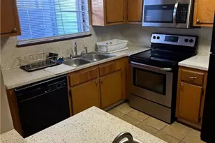 207 Palmwood Dr, Victoria, TX 77901 - Photo 10