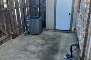 207 Palmwood Dr, Victoria, TX 77901 - Photo 12