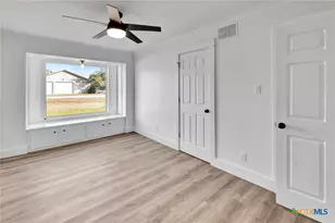 445 Lakeshore Dr, Victoria, TX 77905 - Photo 14