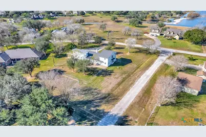 445 Lakeshore Drive, Victoria, TX 77905 - Photo 44