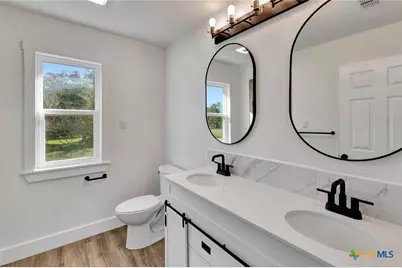 445 Lakeshore Drive, Victoria, TX 77905 - Photo 30