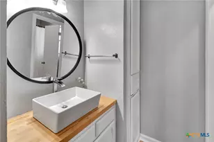 309 Williamsburg Ave, Victoria, TX 77904 - Photo 12