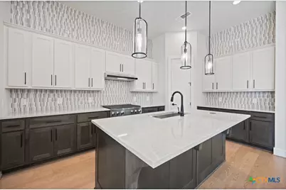 1921 Pining Street, New Braunfels, TX 78132 - Photo 6