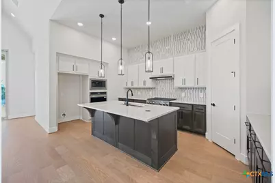 1921 Pining Street, New Braunfels, TX 78132 - Photo 2