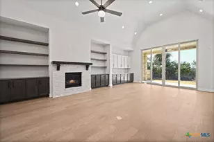 1921 Pining St, New Braunfels, TX 78132 - Photo 8