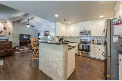 1421 Cottonwood Road, Fischer, TX 78623 - Photo 6