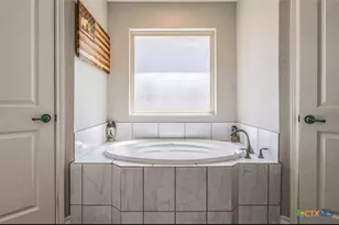 1421 Cottonwood Rd, Fischer, TX 78623 - Photo 20